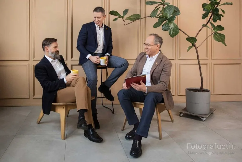 BRAND STRATEGY: įmonės įvaizdžio fotosesija (kaina už val.)
